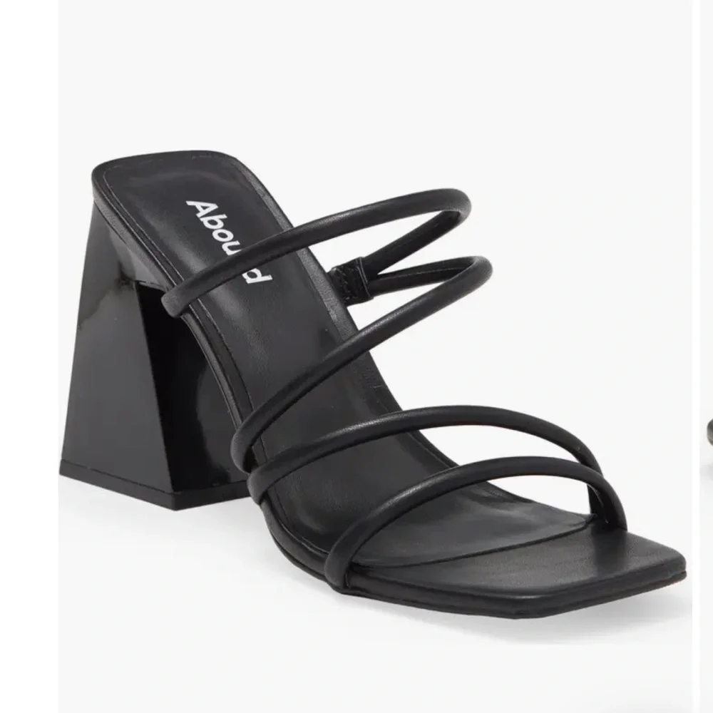 Abound Austyn Black Strappy Block Heel Sandals Square Toe Size 9.5 NWOT